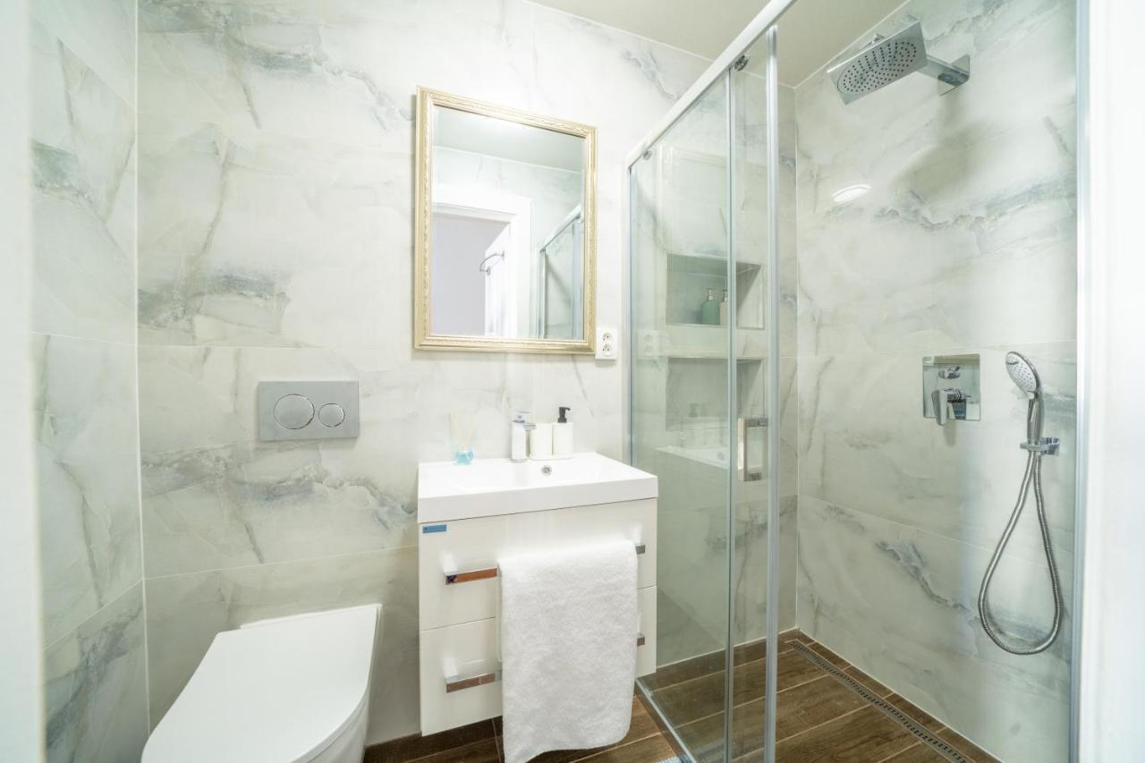 Exclusive Apartment With A View Of Prague Castle And Vltava River Exterior foto